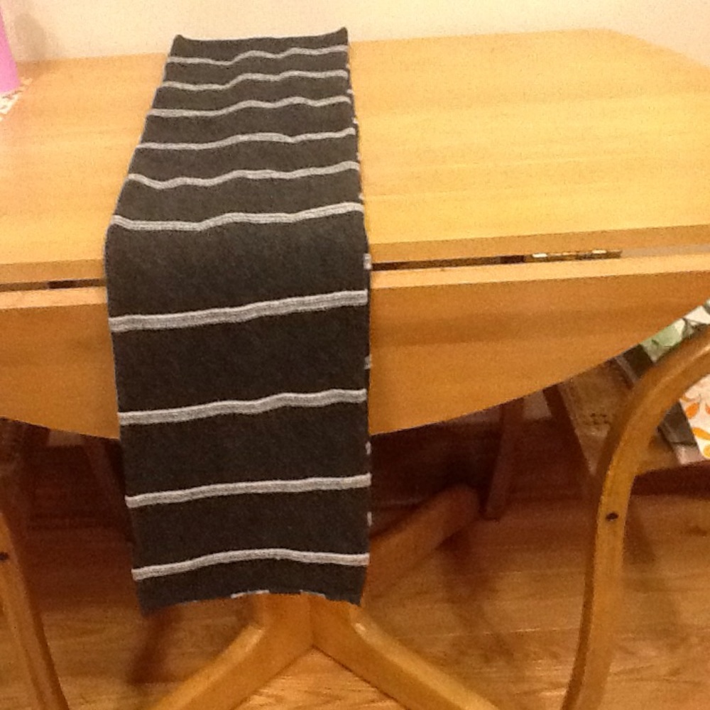Gap Scarf  reversible and in very good condition - Picture 6 of 7
